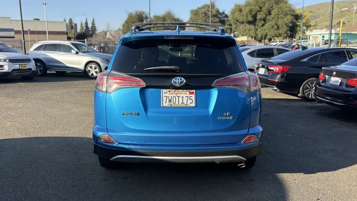 2017 TOYOTA RAV4 SE Hybrid