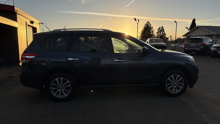 2014 NISSAN Pathfinder Hybrid