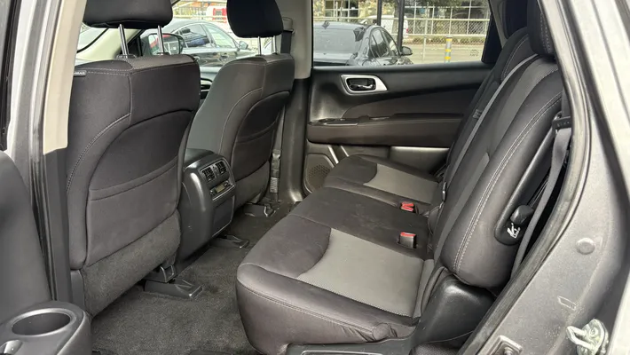 2017 NISSAN Pathfinder