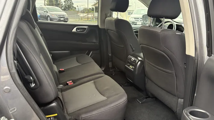 2017 NISSAN Pathfinder