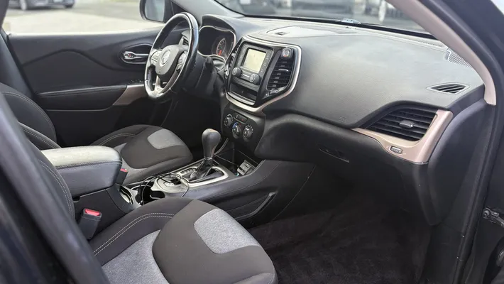 2018 JEEP Cherokee Latitude