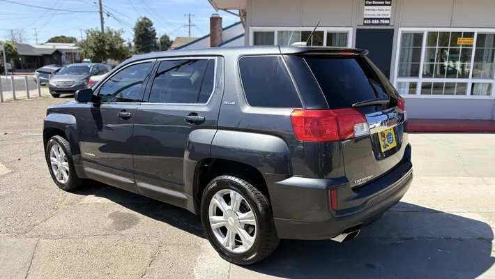 2017 GMC Terrain SLE 1