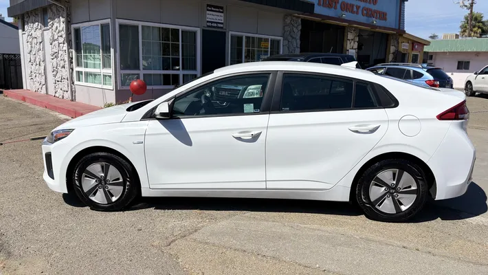 2020 HYUNDAI Ioniq Blue