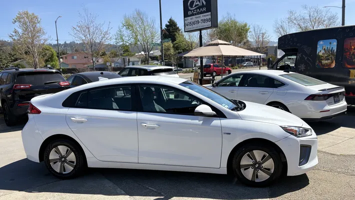 2020 HYUNDAI Ioniq Blue