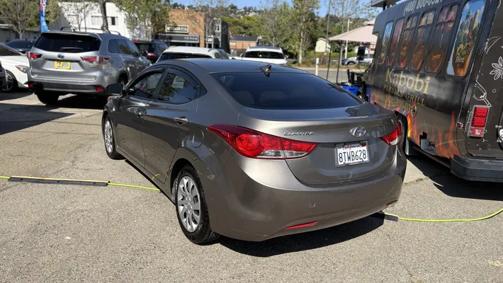 2013 HYUNDAI Elantra 