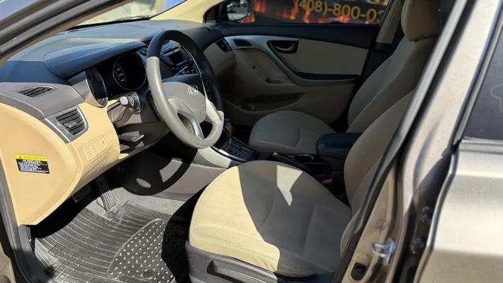 2013 HYUNDAI Elantra 