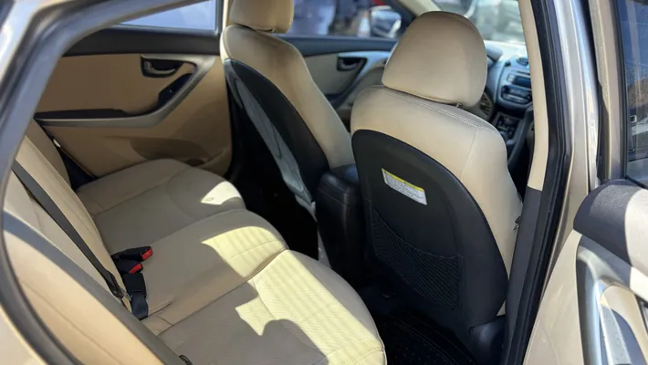 2013 HYUNDAI Elantra 