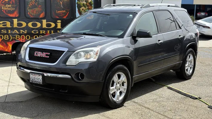 2011 GMC Acadia SLE 1