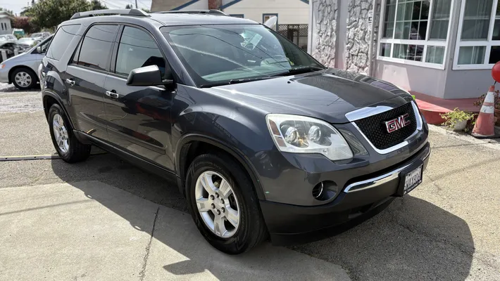 2011 GMC Acadia SLE 1