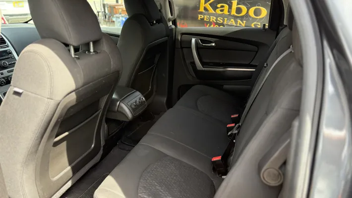 2011 GMC Acadia SLE 1