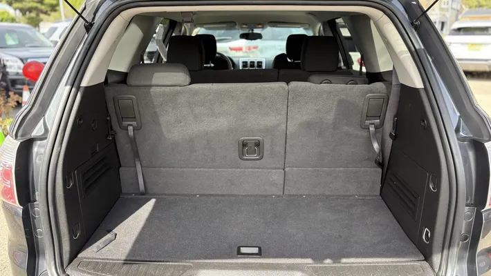 2011 GMC Acadia SLE 1