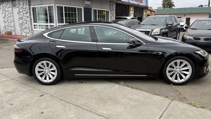 2017 TESLA Model S