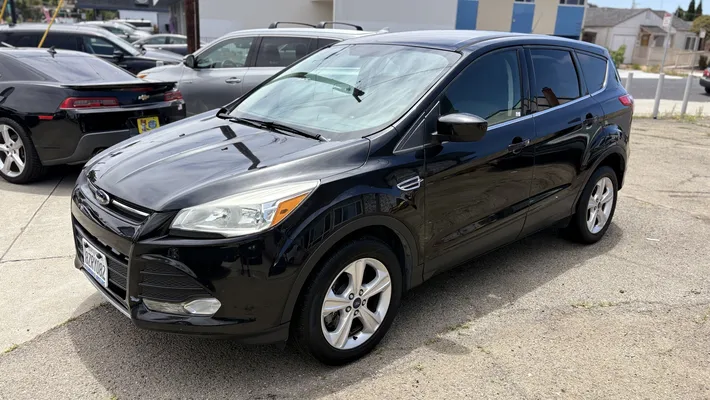 2015 FORD Escape SE