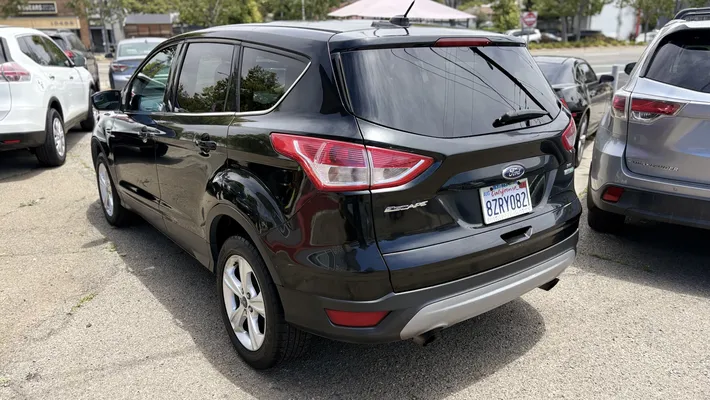 2015 FORD Escape SE