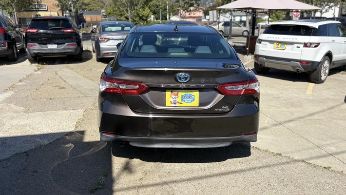 2019 TOYOTA Camry LE Hybrid