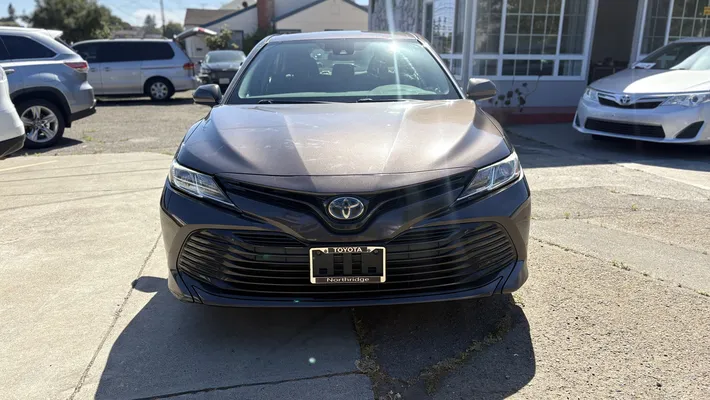 2019 TOYOTA Camry LE Hybrid