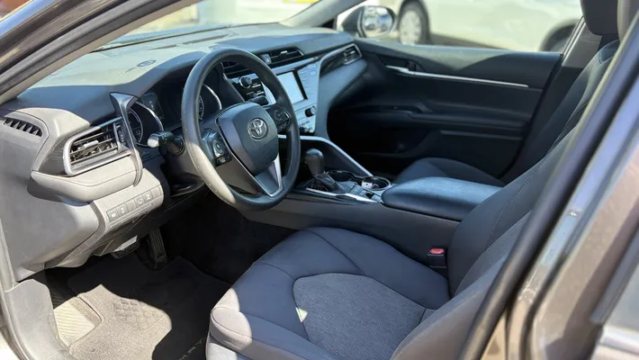 2019 TOYOTA Camry LE Hybrid