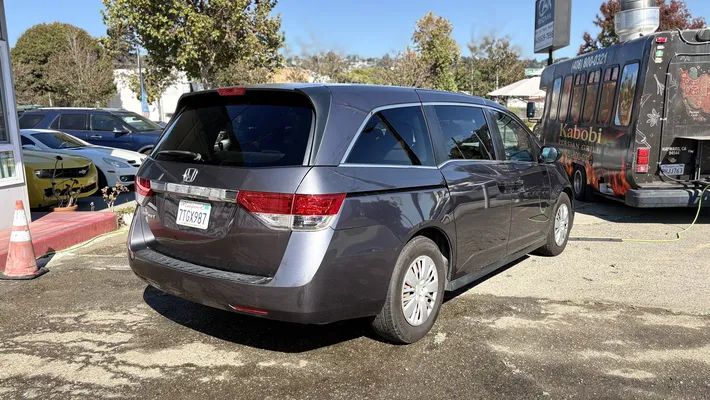 2016 HONDA Odyssey LX