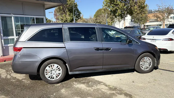 2016 HONDA Odyssey LX