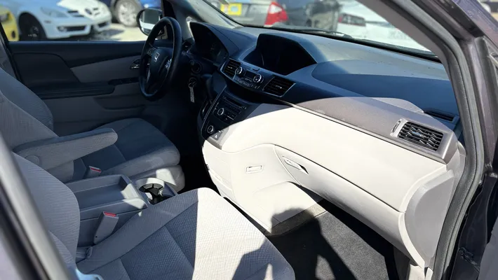 2016 HONDA Odyssey LX